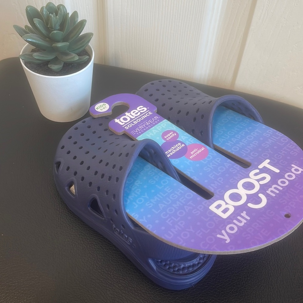 Totes Sol Bounce shoe